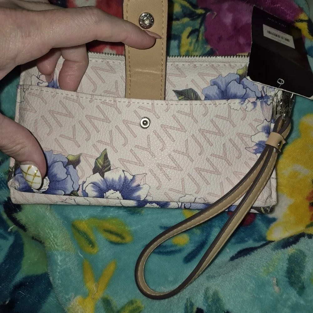 ⚜️NWT⚜️ Jones New York Elegant Floral Women's Wallet/Wristlet 💠